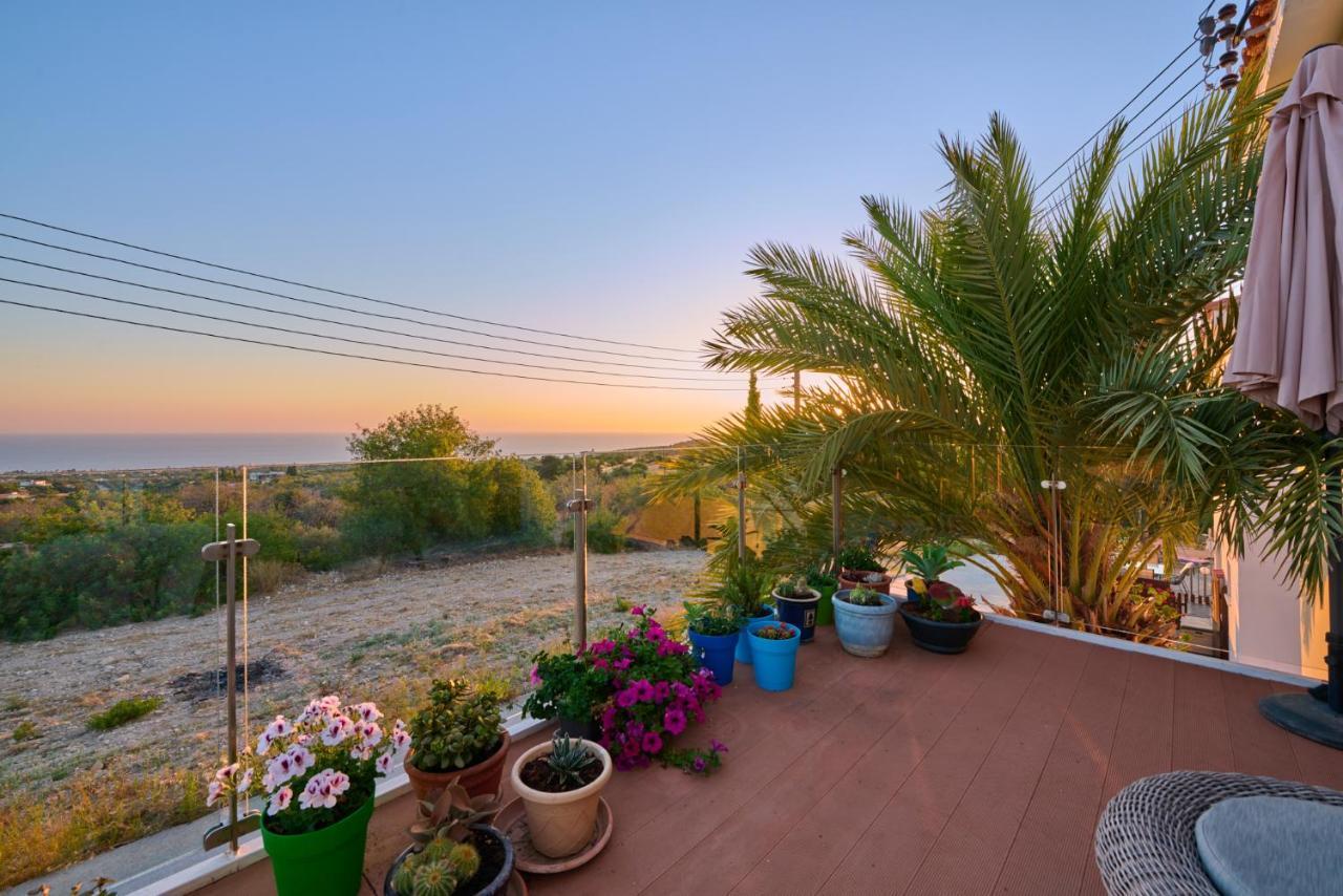 Villanelle Bed & Breakfast Welcomes Dog Lovers Only Тала Экстерьер фото
