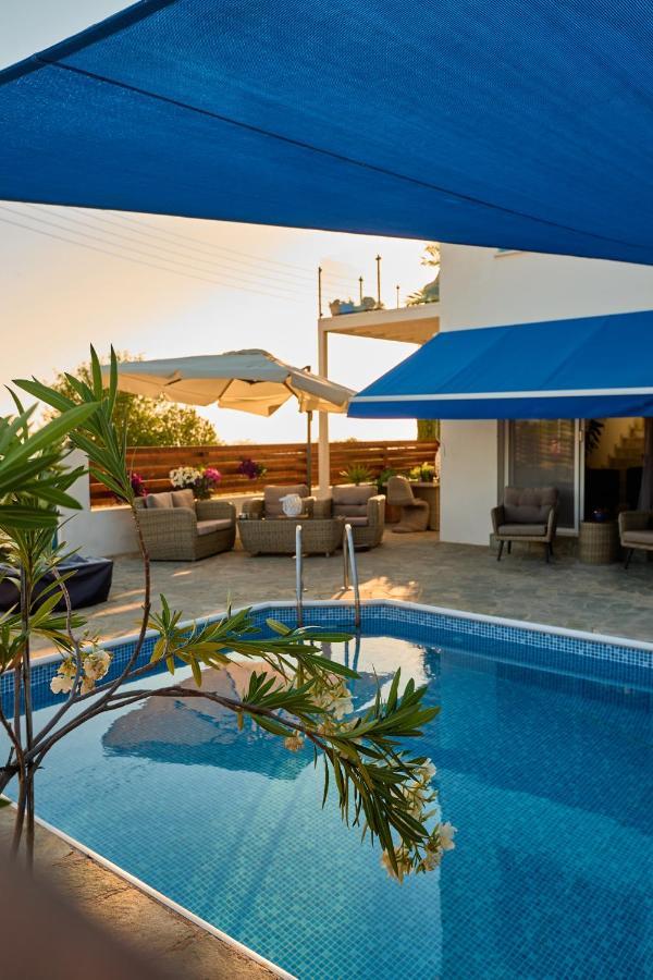 Villanelle Bed & Breakfast Welcomes Dog Lovers Only Тала Экстерьер фото