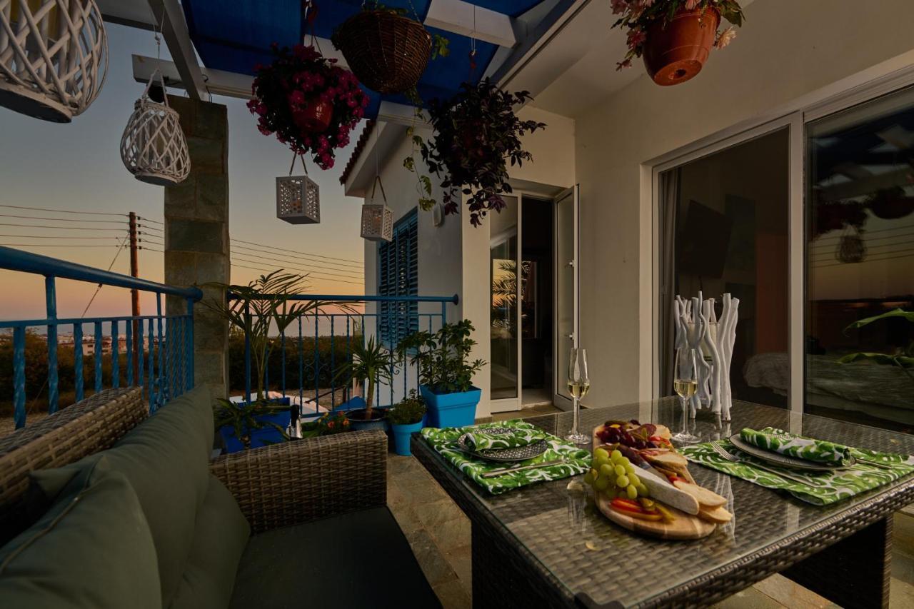 Villanelle Bed & Breakfast Welcomes Dog Lovers Only Тала Экстерьер фото