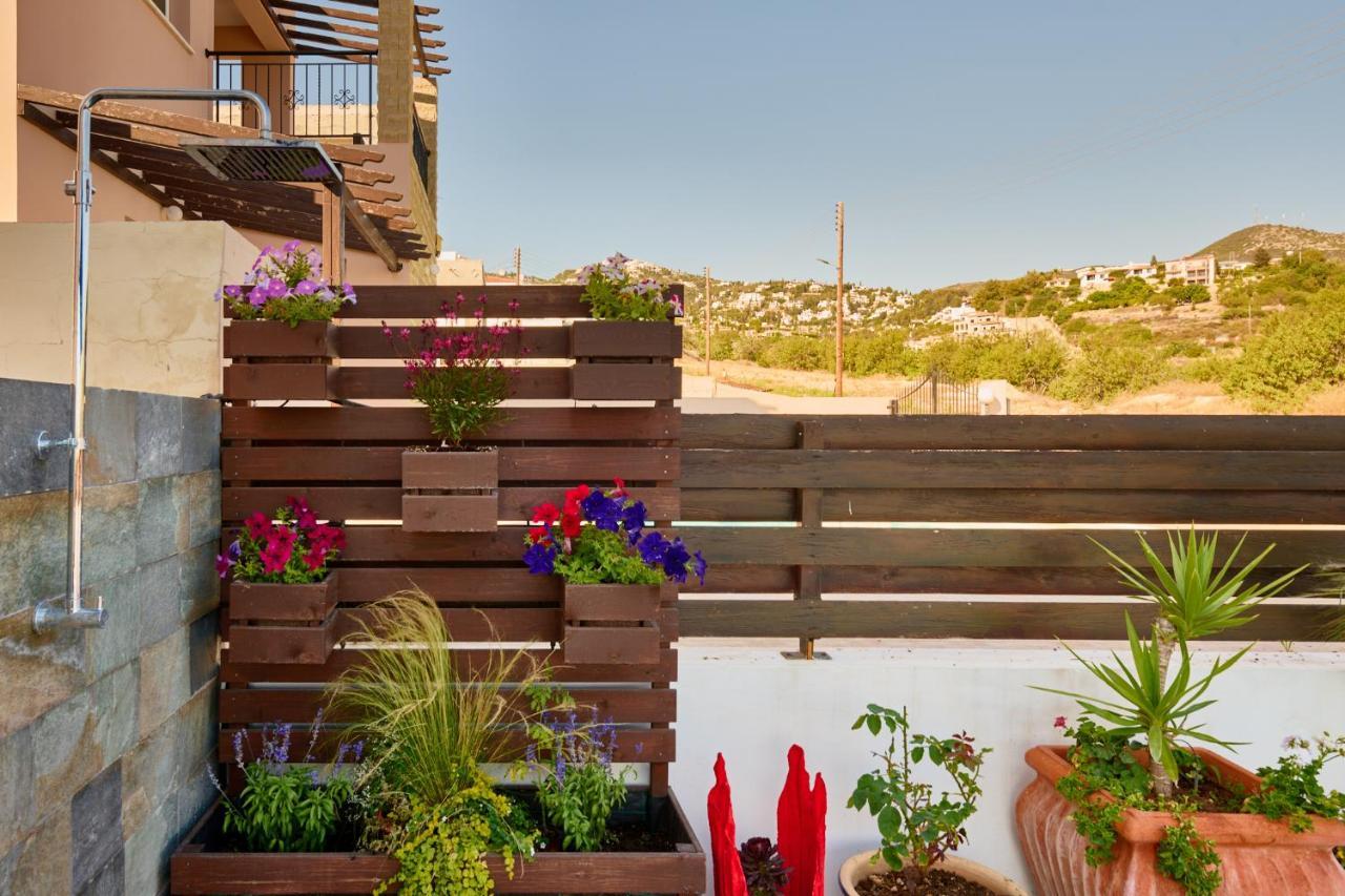 Villanelle Bed & Breakfast Welcomes Dog Lovers Only Тала Экстерьер фото