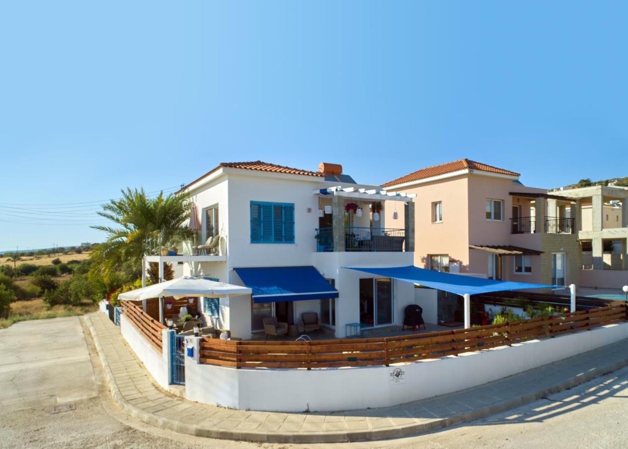 Villanelle Bed & Breakfast Welcomes Dog Lovers Only Тала Экстерьер фото