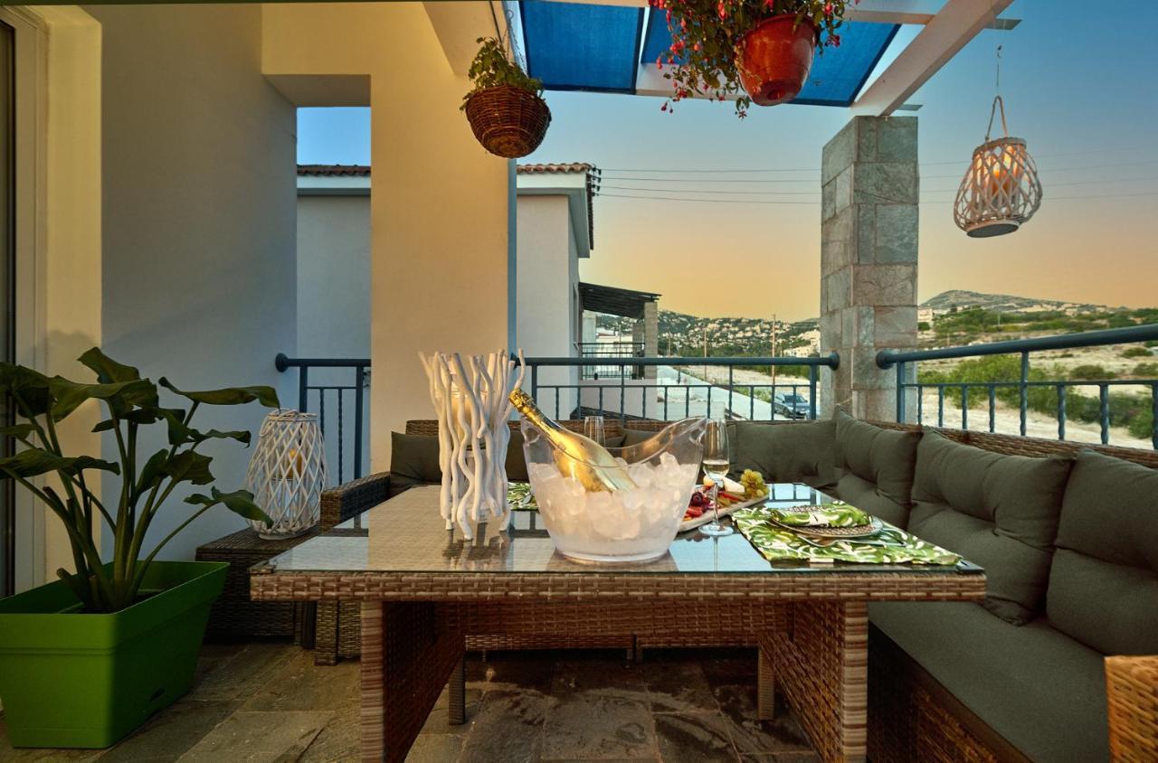 Villanelle Bed & Breakfast Welcomes Dog Lovers Only Тала Экстерьер фото